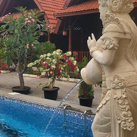 Uli Wood Villa, Jimbaran Bali - Near Gwk Экстерьер фото