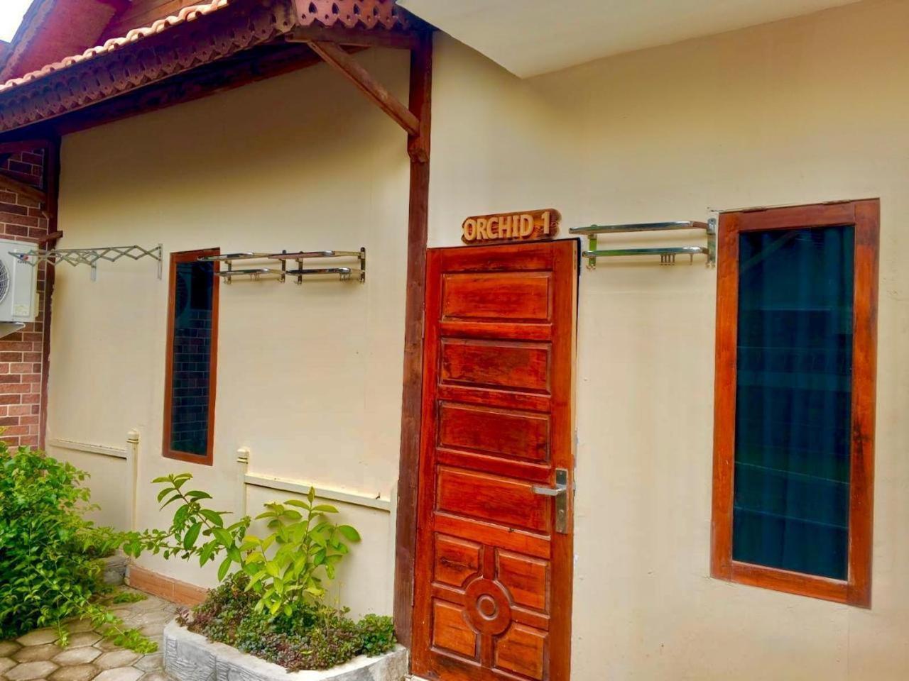 Uli Wood Villa, Jimbaran Bali - Near Gwk Экстерьер фото